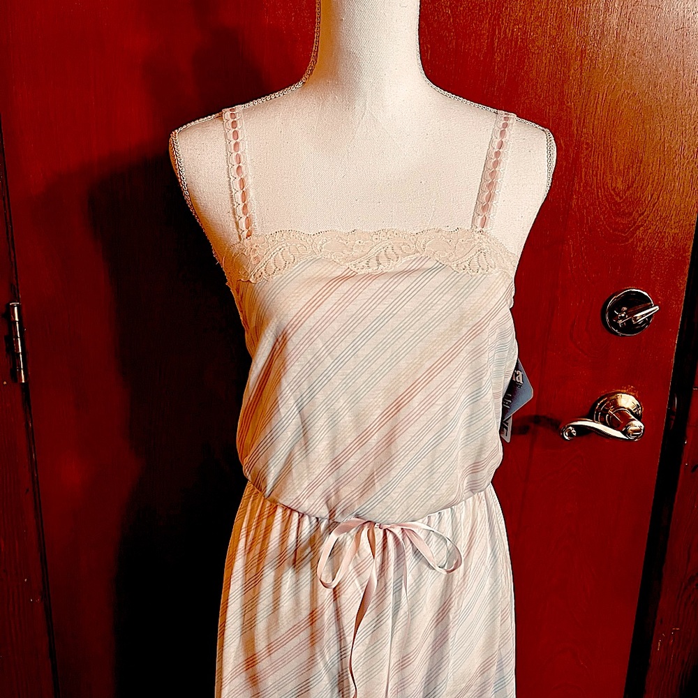 1970’s Vintage Lorraine Quintura Rainbow Long Nightgown
